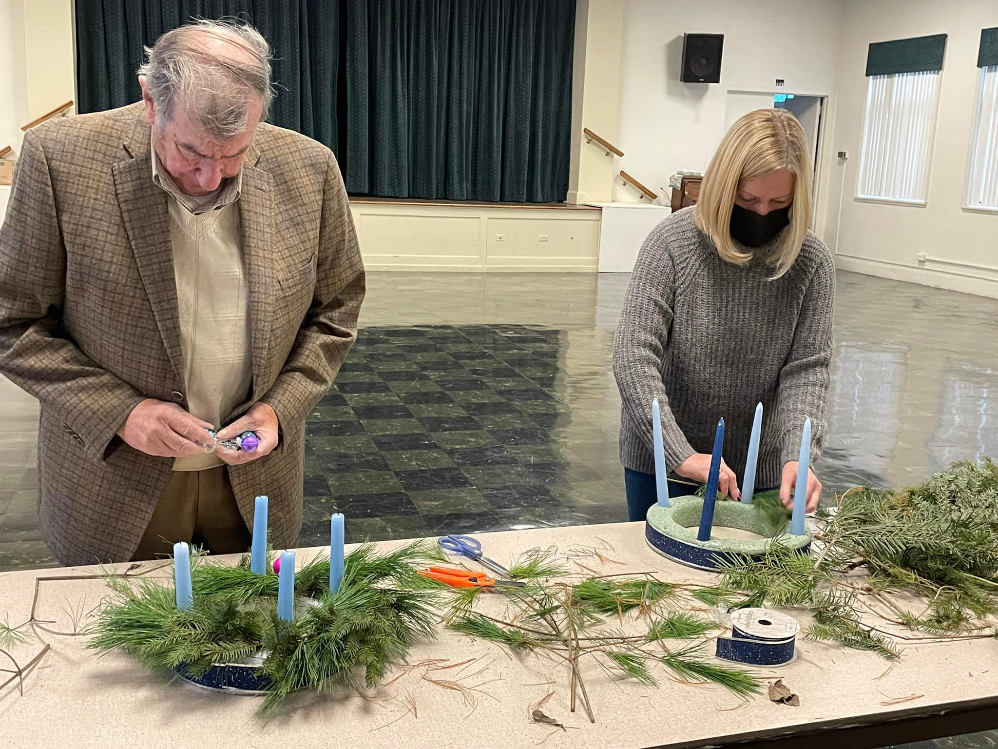 Making Advent wreaths